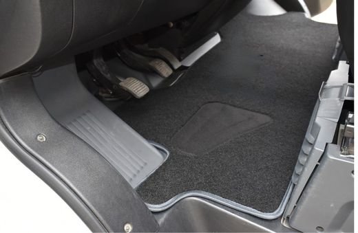 JGO. ALFOMBRAS DIAMOND NEGRA MOD. FIAT DUCATO III 06- PARTE DELANTERA