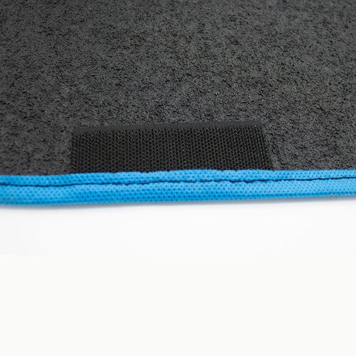 JGO. 4 ALFOMBRAS MOQUETA "SELECT" NEGRA TALONERA GOMA COLOR AZUL