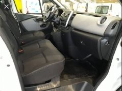 fundas polipiel RENAULT 2015- TRAFIC III (asts.: 2+1/ reposac.: 2/ast. acom. doble con asts. y