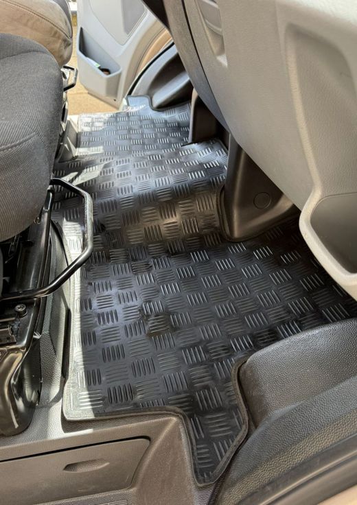 CONJUNTO DE TAPETES "OFF ROAD" MOD. FORD TRANSIT MANUAL MOTORHOME (14 - 19) 1FP - SEM ÂNCORAS