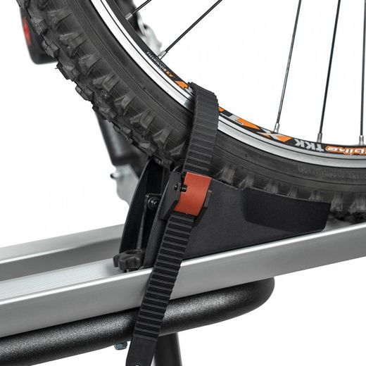 PORTABICICLETAS TRASERO "STAND UP" CAP. 3 BICICLETAS. SISTEMA RAILES.  ALUMINIO